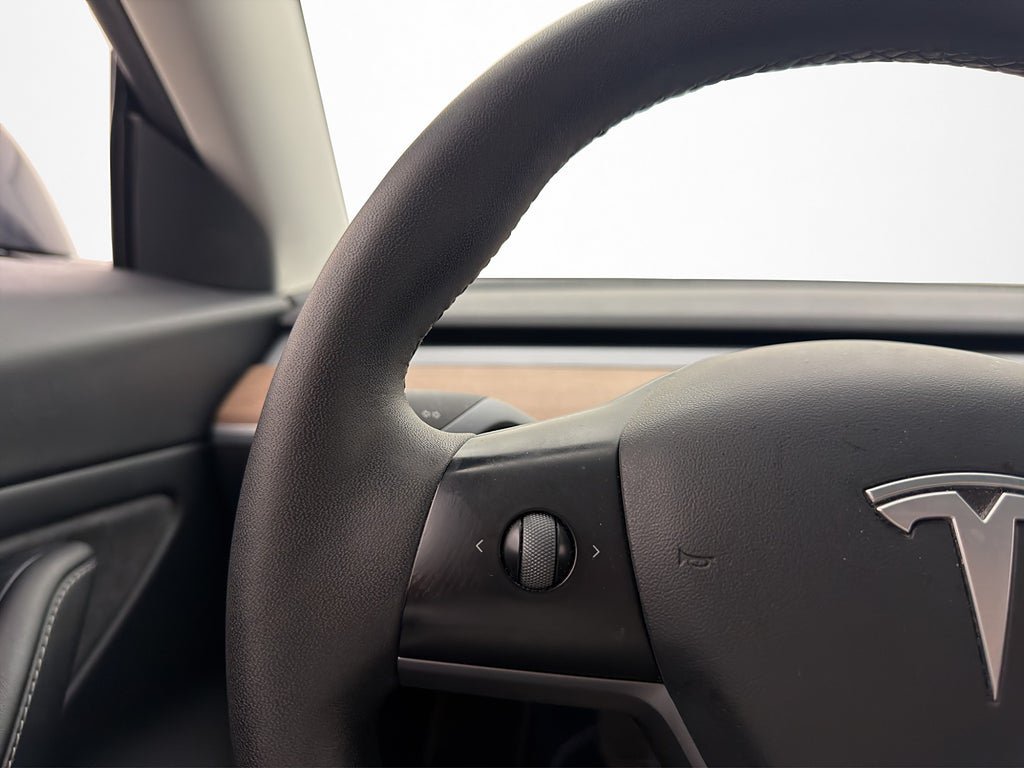Vehicle Image 27