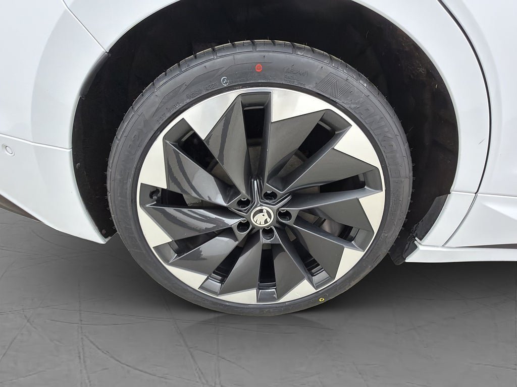 Vehicle Image 33