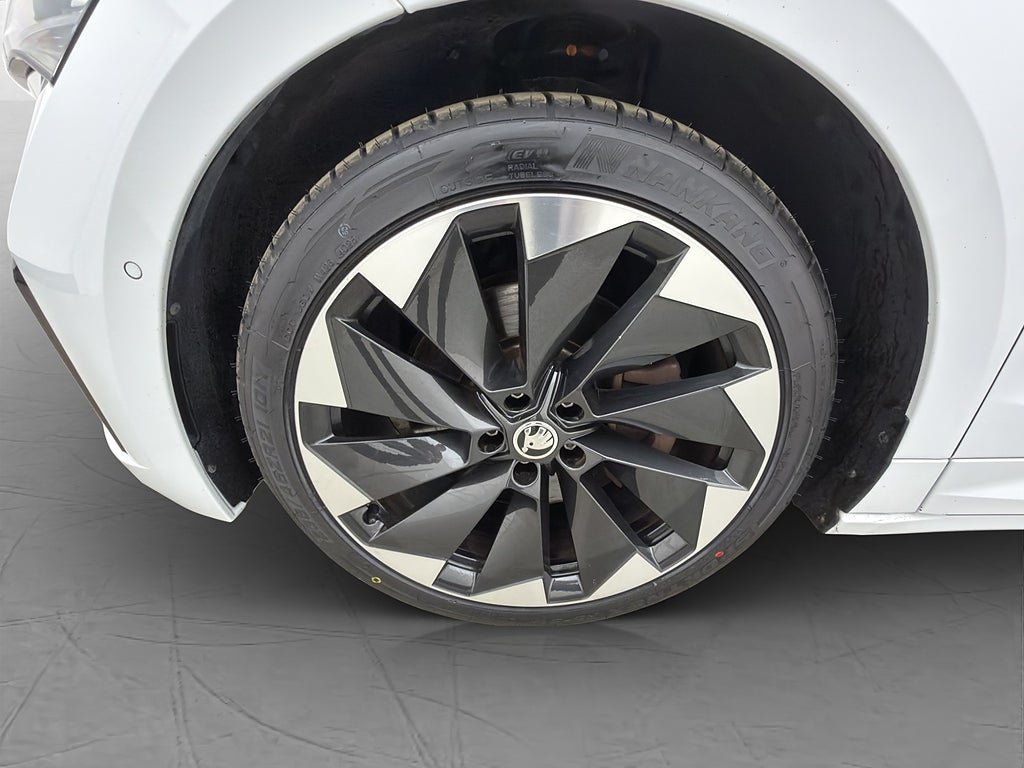 Vehicle Image 35