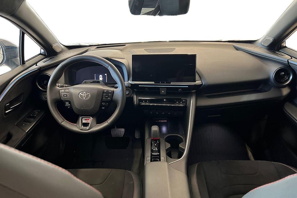 Vehicle Image 8