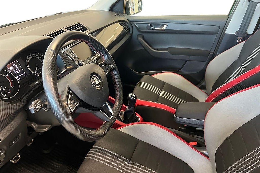 Vehicle Image 12