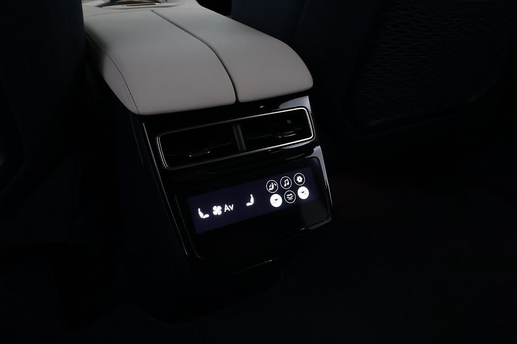 Vehicle Image 26