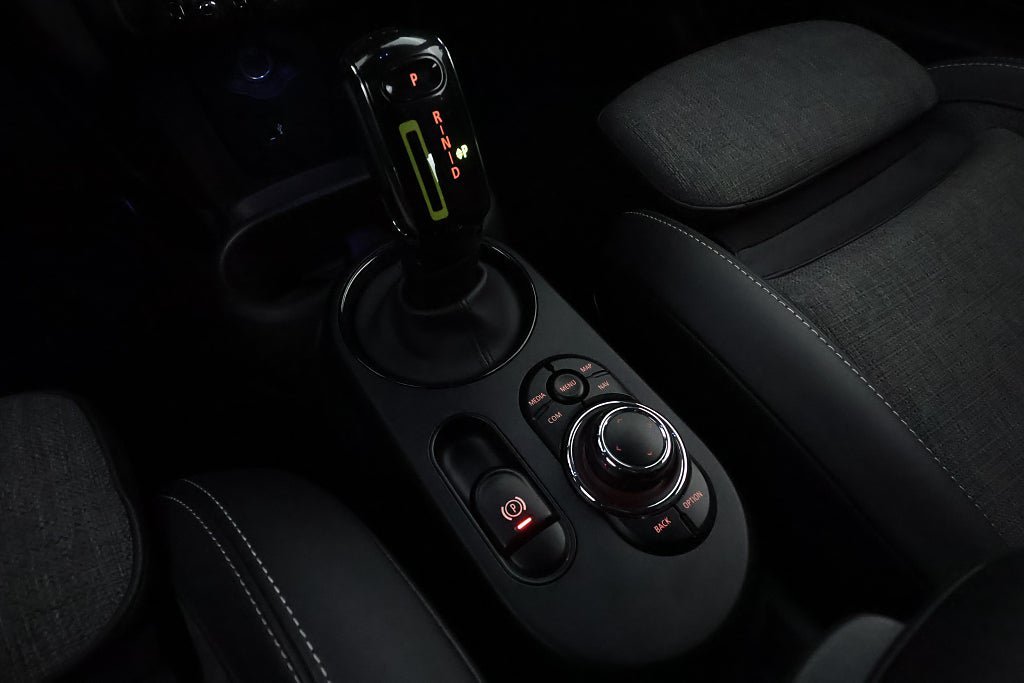 Vehicle Image 24