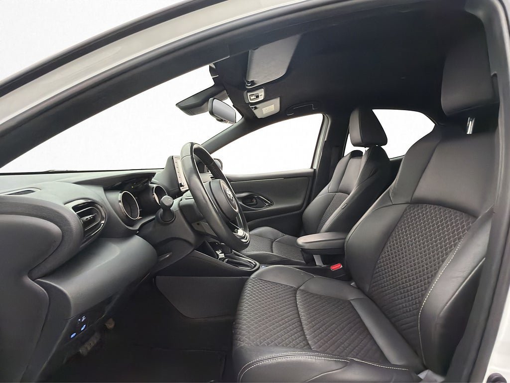 Vehicle Image 11
