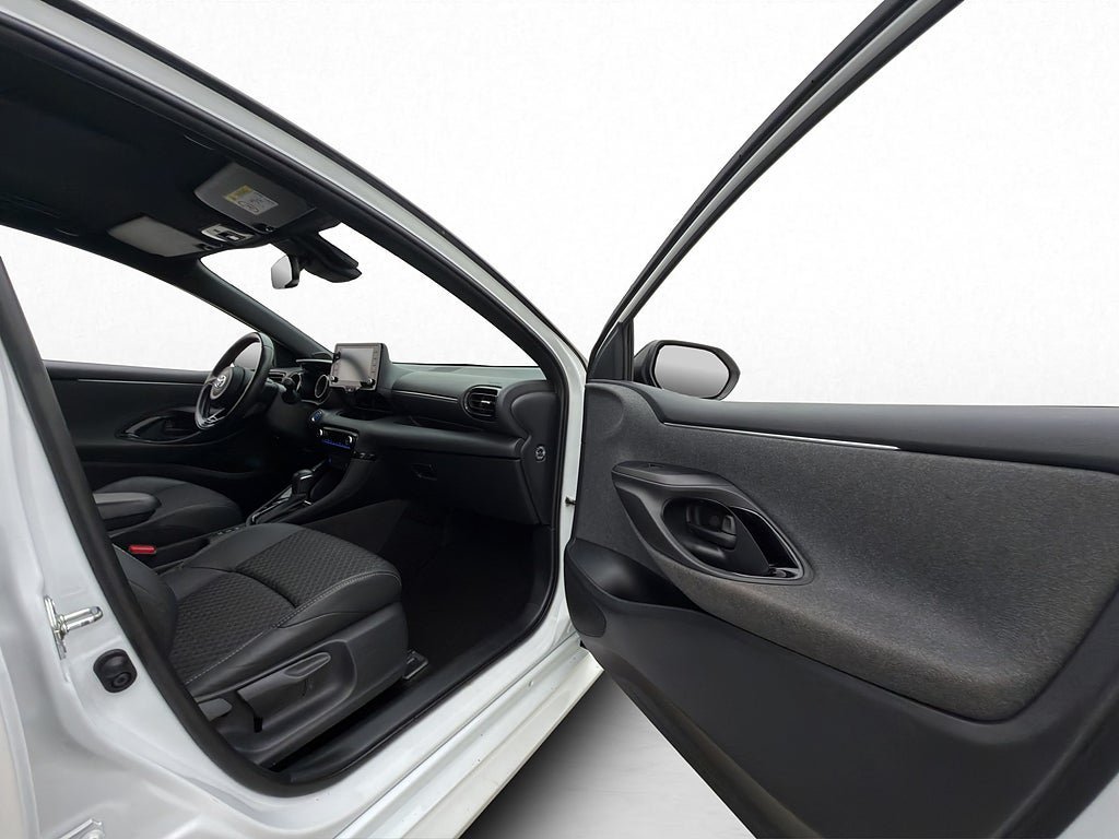 Vehicle Image 24