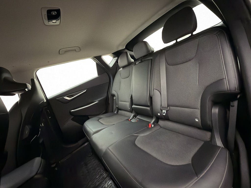 Vehicle Image 23