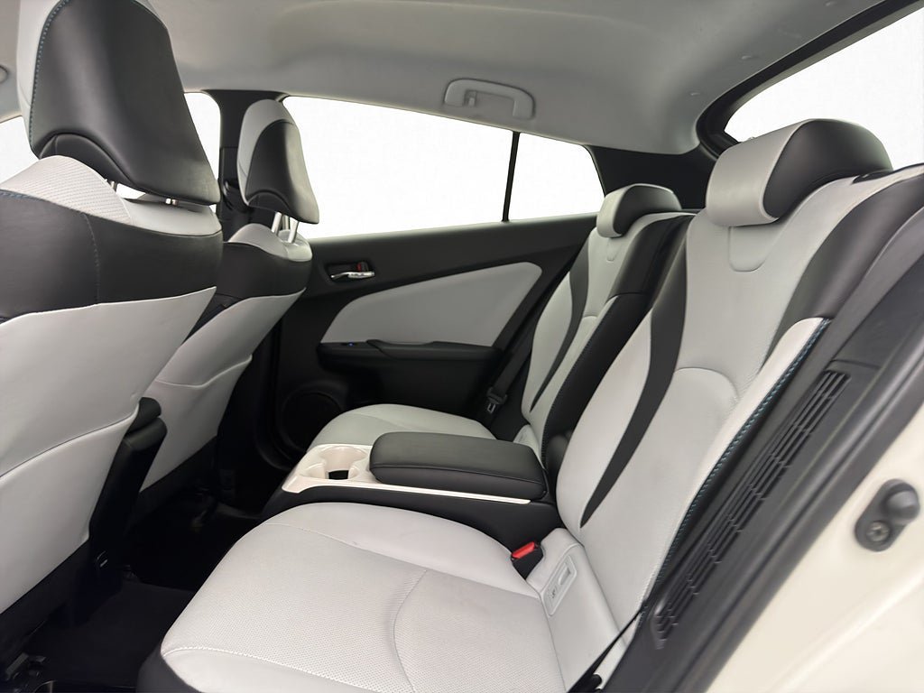 Vehicle Image 22