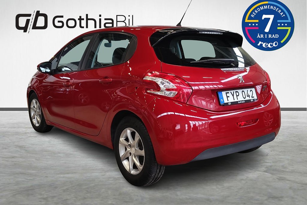 Vehicle Image 8