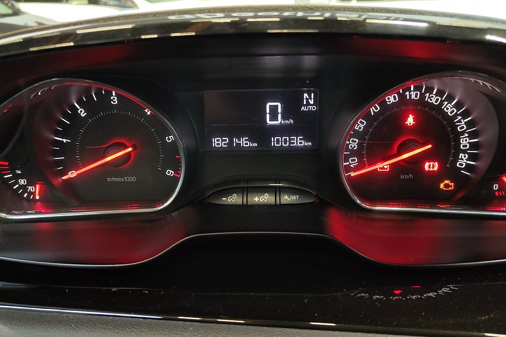 Vehicle Image 13