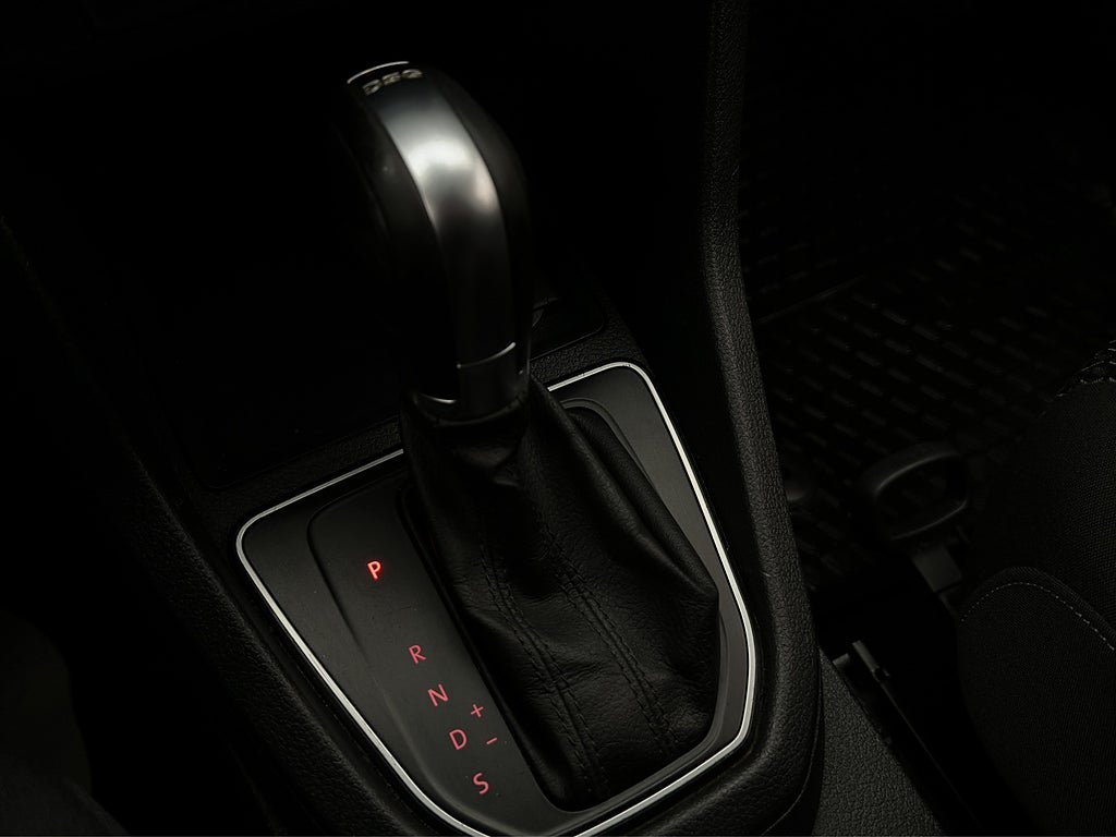 Vehicle Image 24