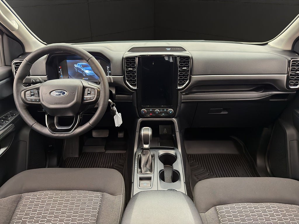 Vehicle Image 16