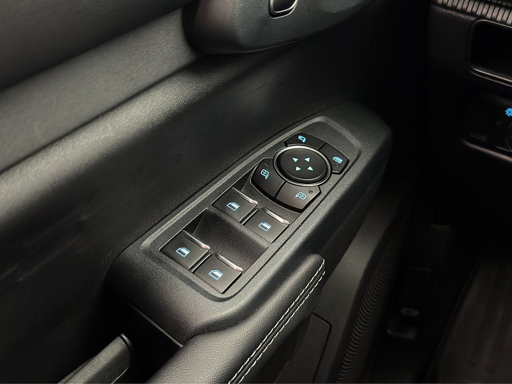 Vehicle Image 33