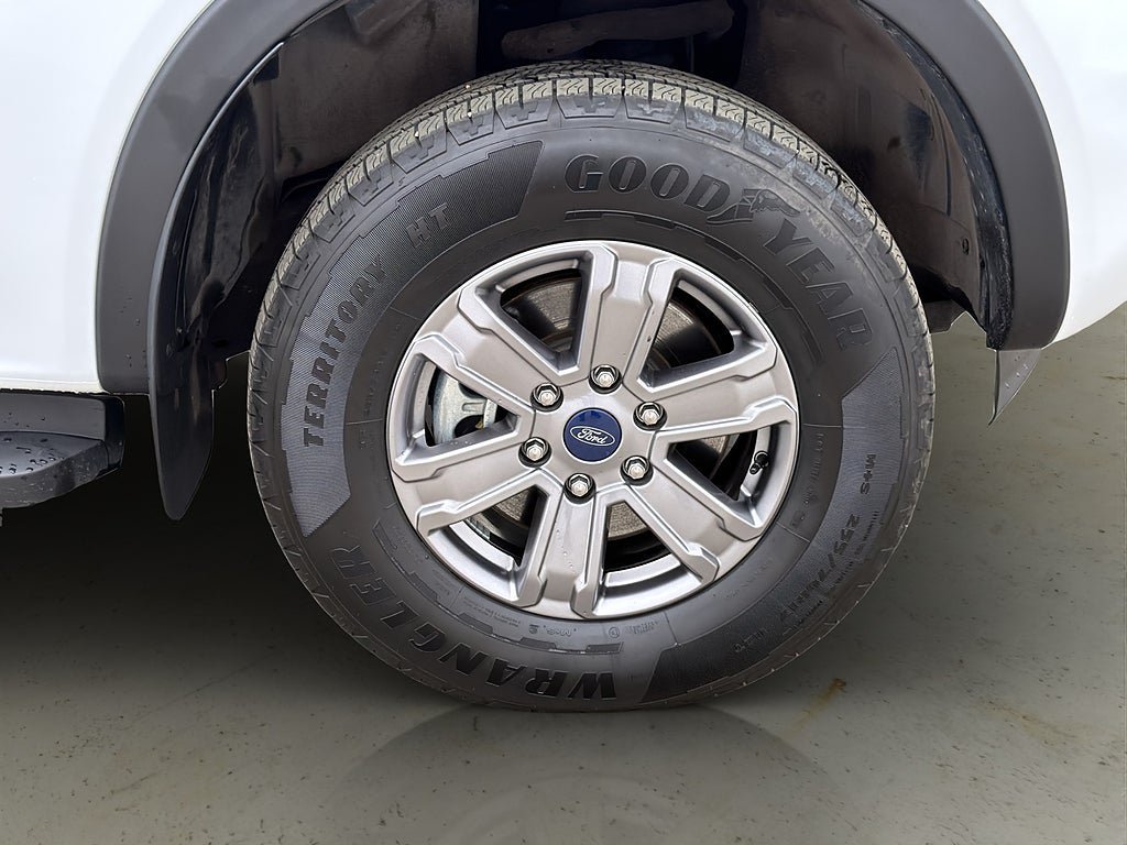 Vehicle Image 38