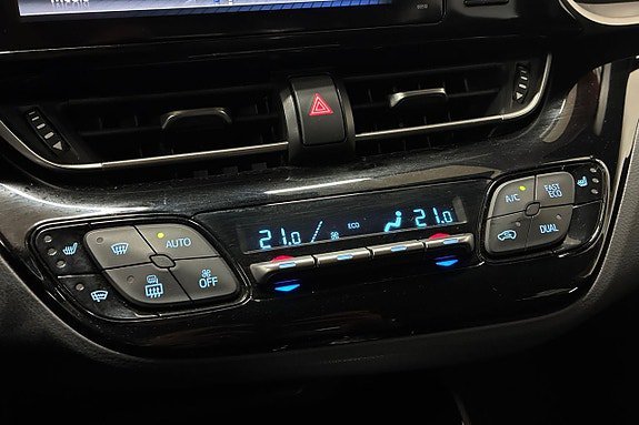 Vehicle Image 24