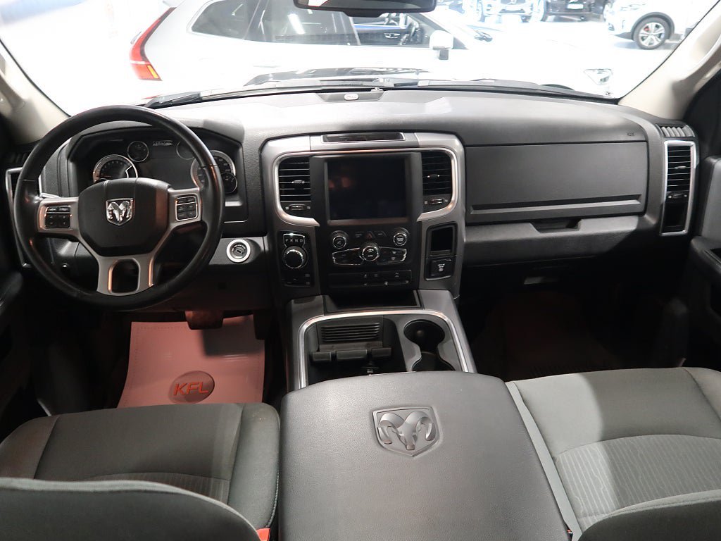 Vehicle Image 27