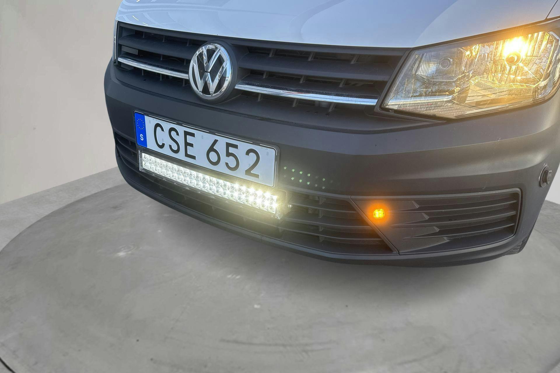 Vehicle Image 12