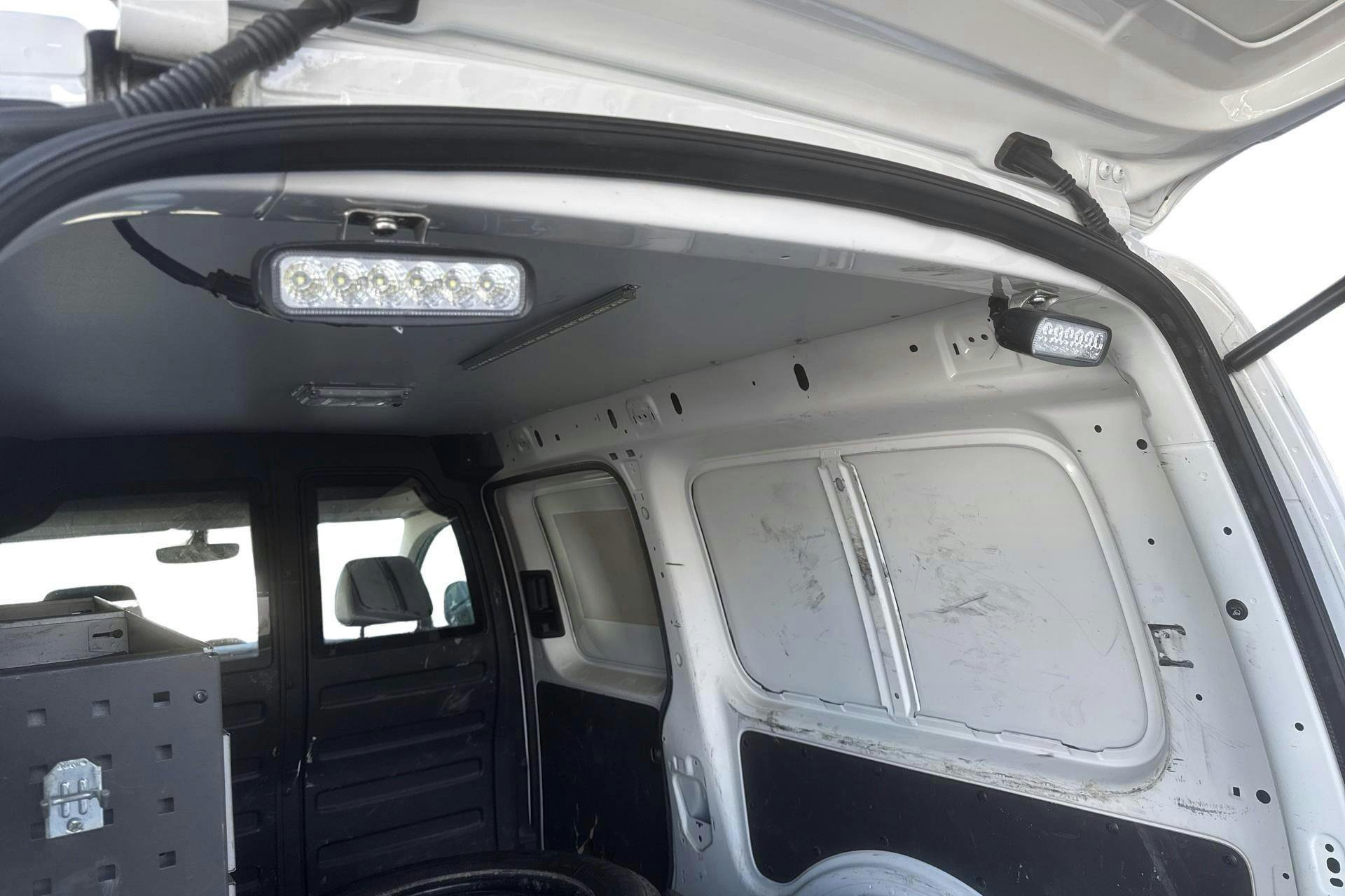 Vehicle Image 13
