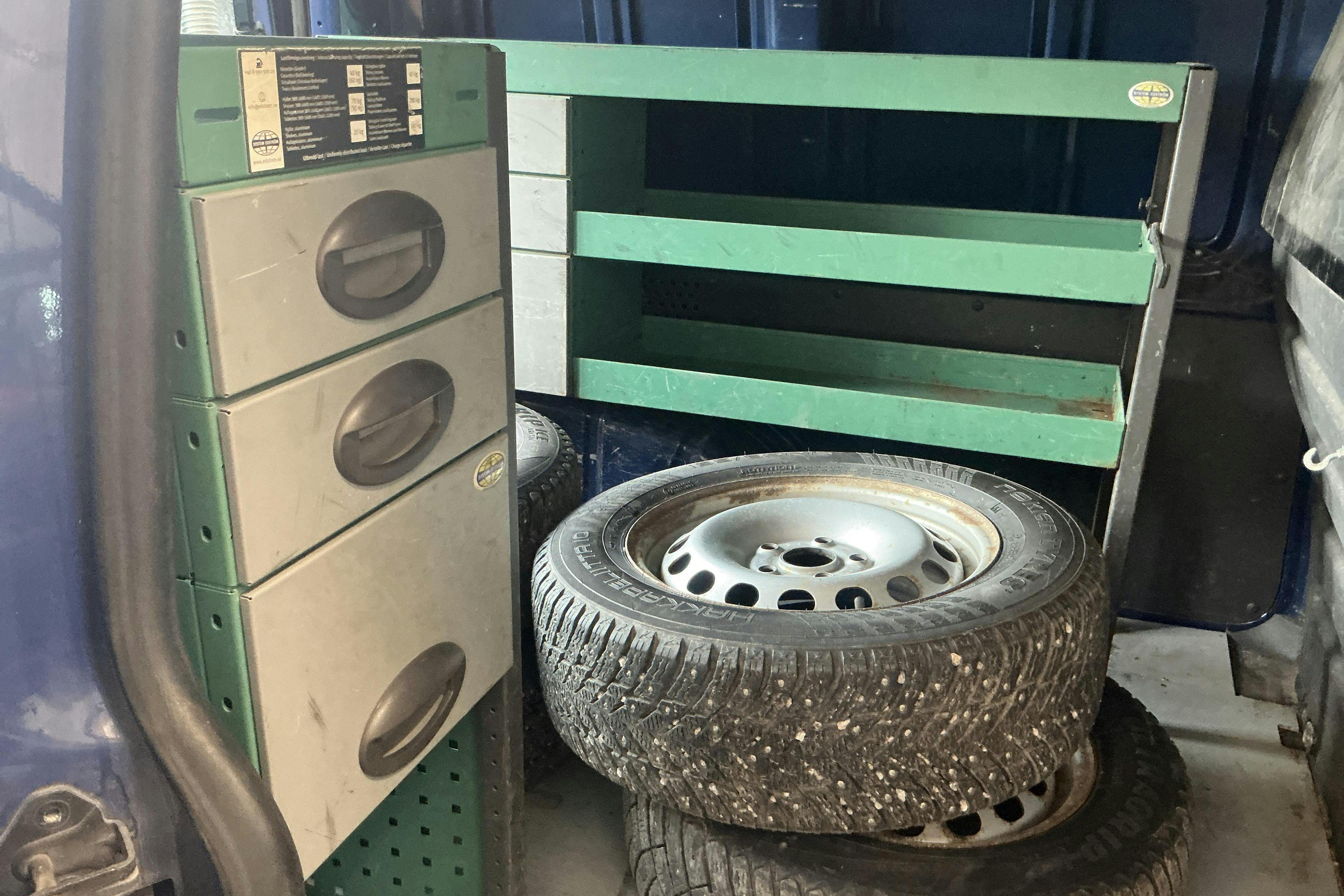 Vehicle Image 13