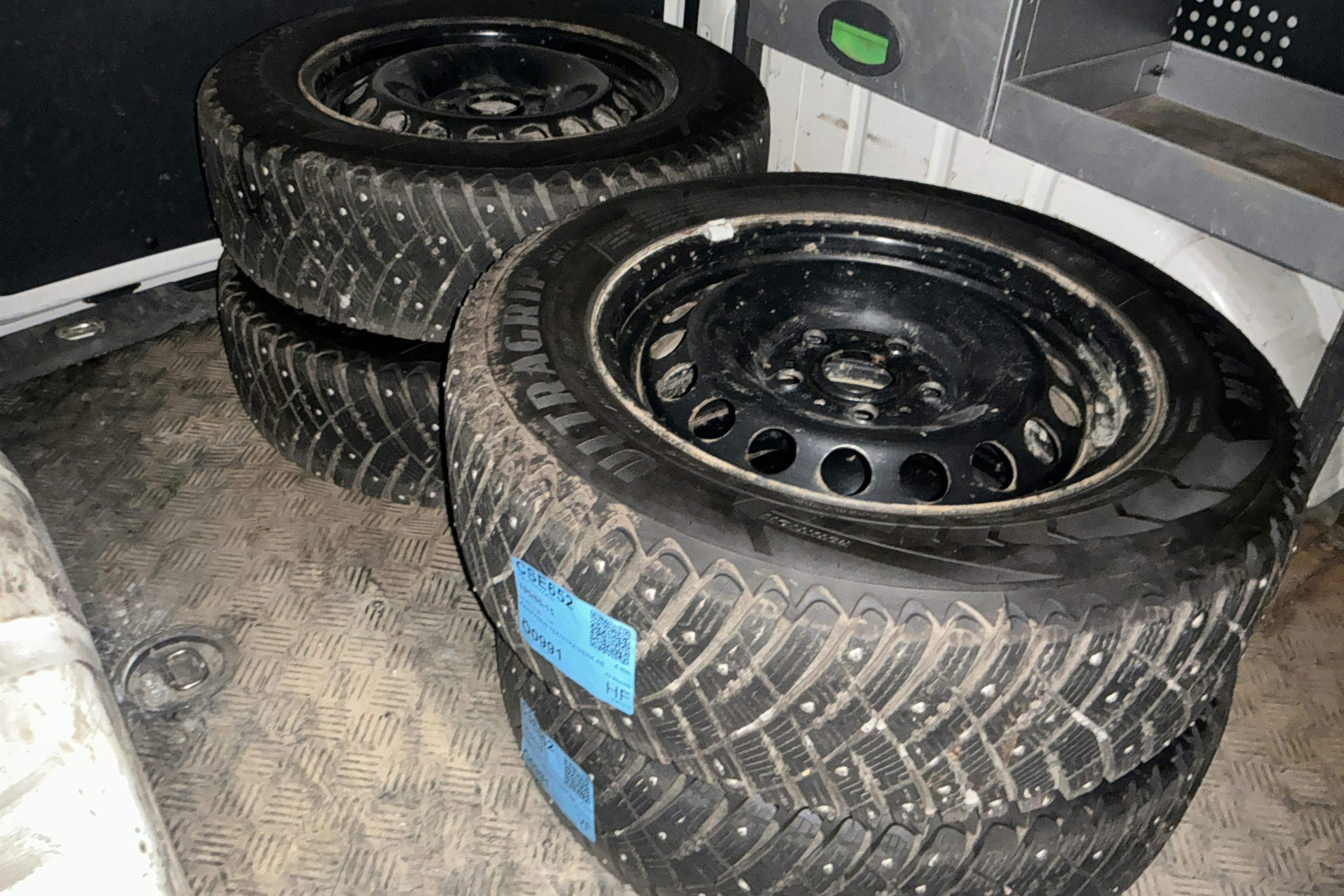 Vehicle Image 16