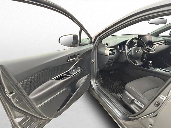 Vehicle Image 9