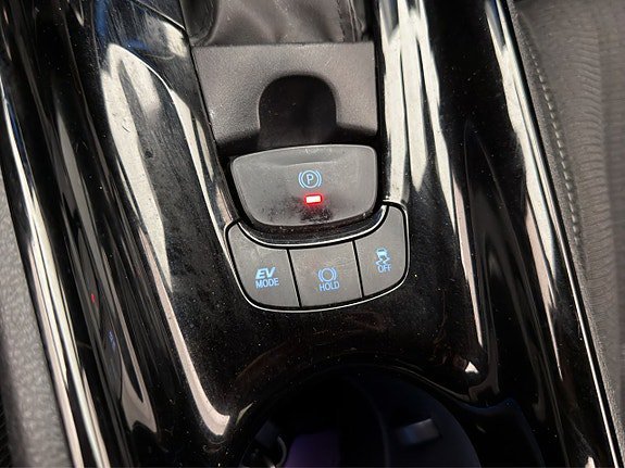 Vehicle Image 24
