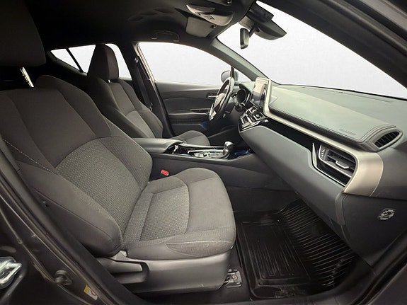 Vehicle Image 25