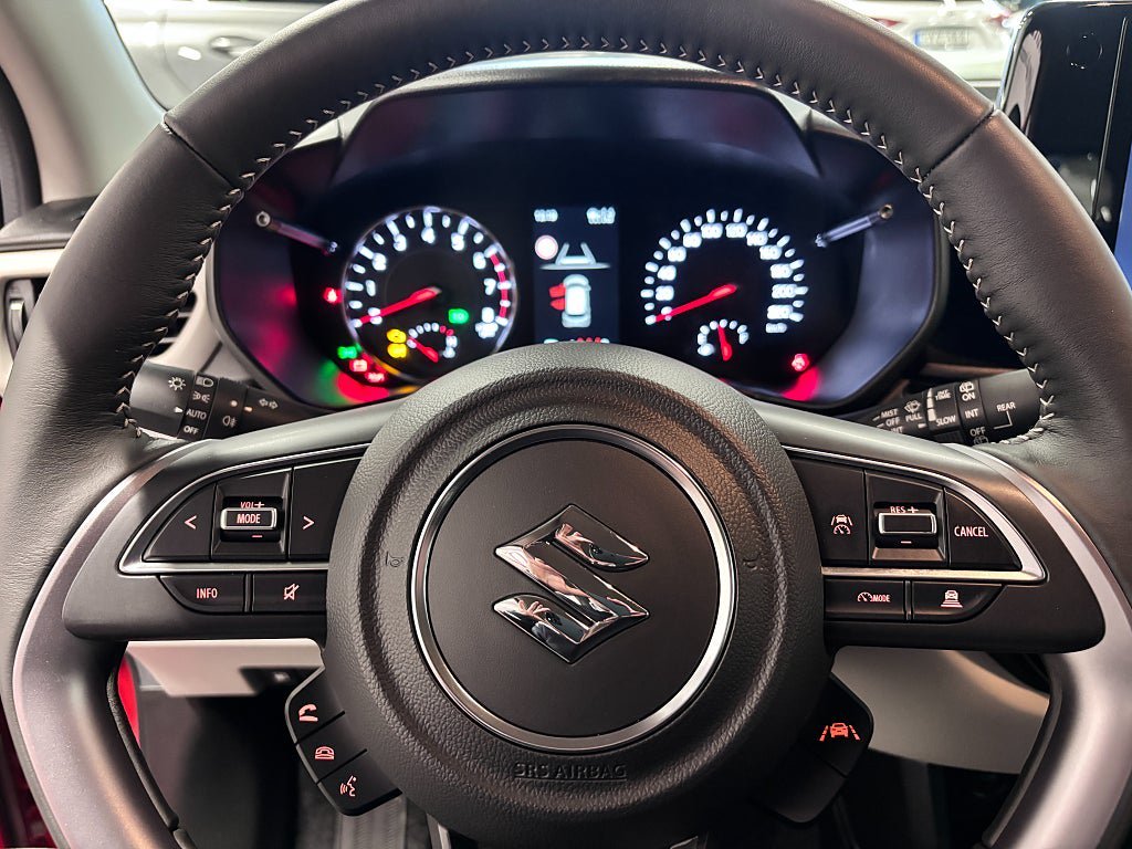 Vehicle Image 8