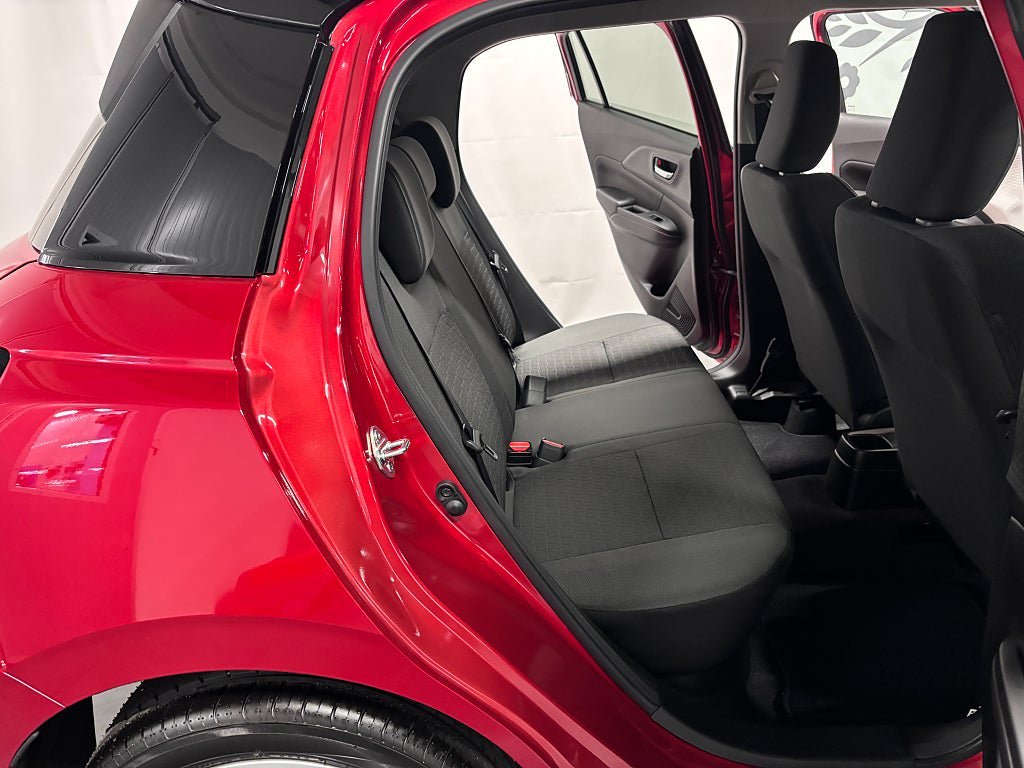 Vehicle Image 13