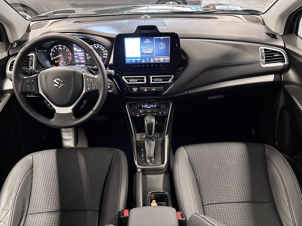 Vehicle Image 6