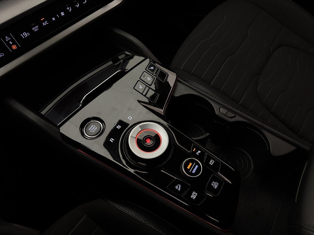 Vehicle Image 23