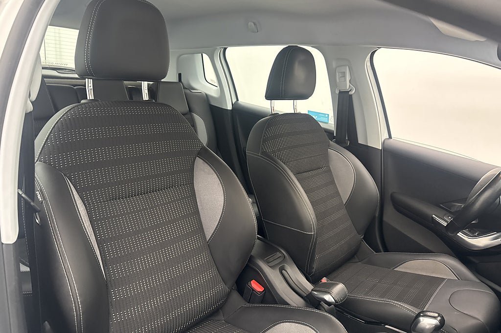 Vehicle Image 21