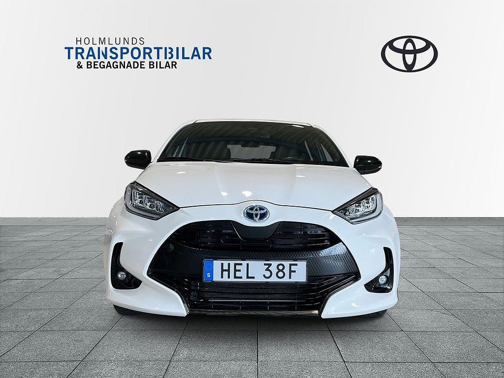Vehicle Image 6