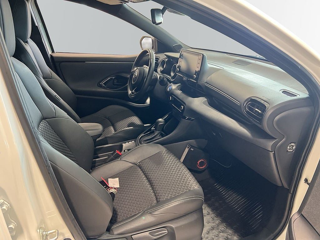 Vehicle Image 7