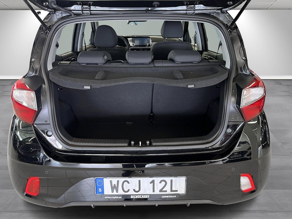 Vehicle Image 10