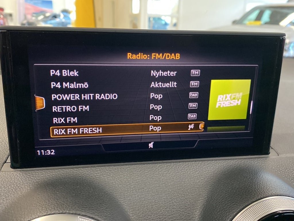Vehicle Image 12
