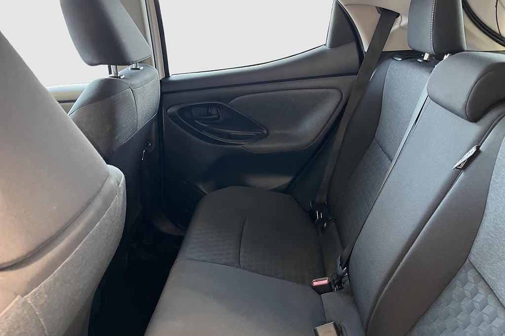 Vehicle Image 10
