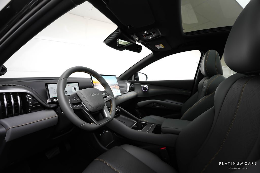Vehicle Image 8