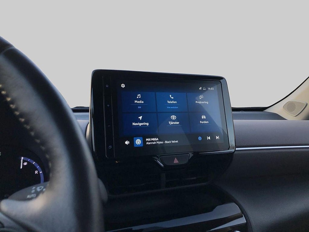 Vehicle Image 16