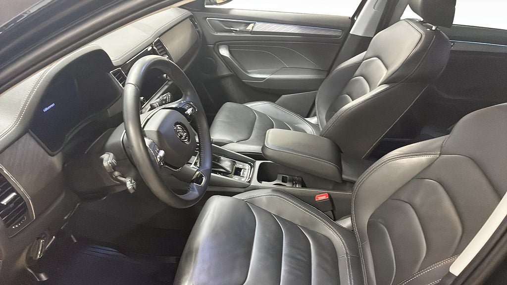 Vehicle Image 8