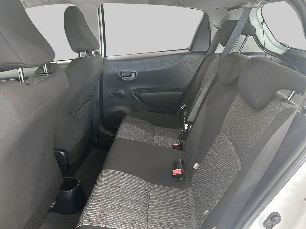 Vehicle Image 10