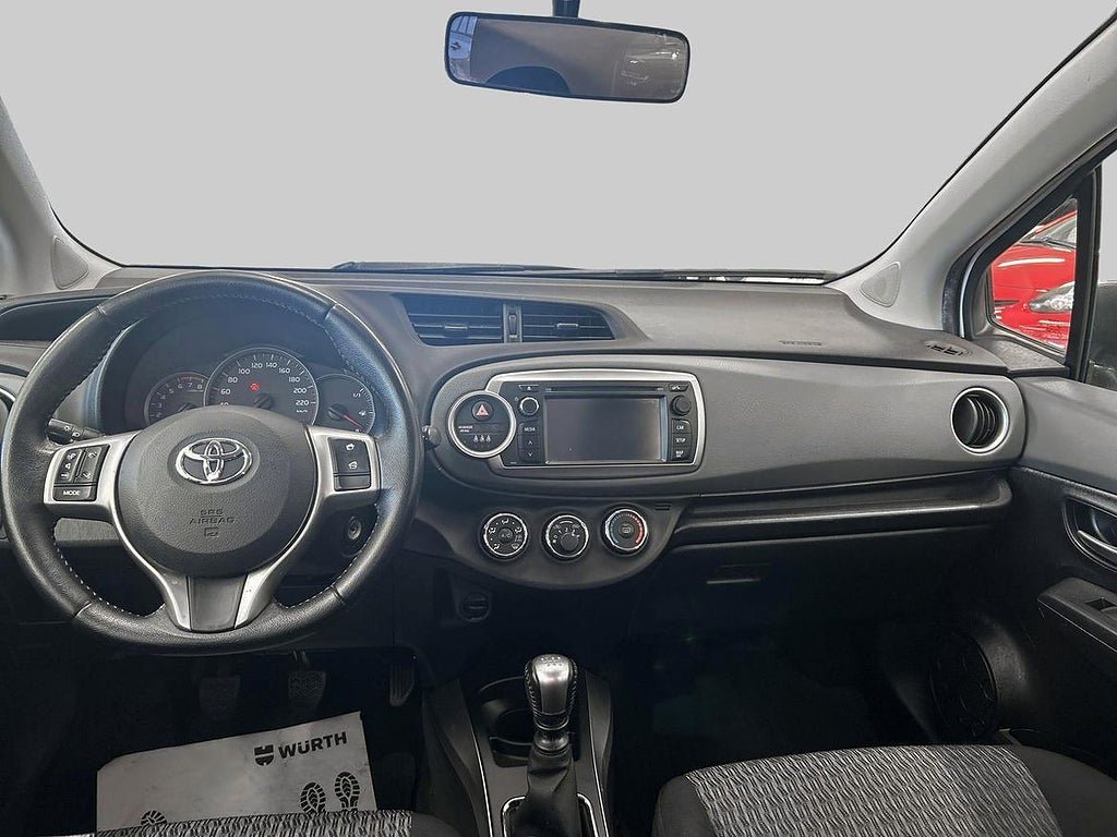 Vehicle Image 11