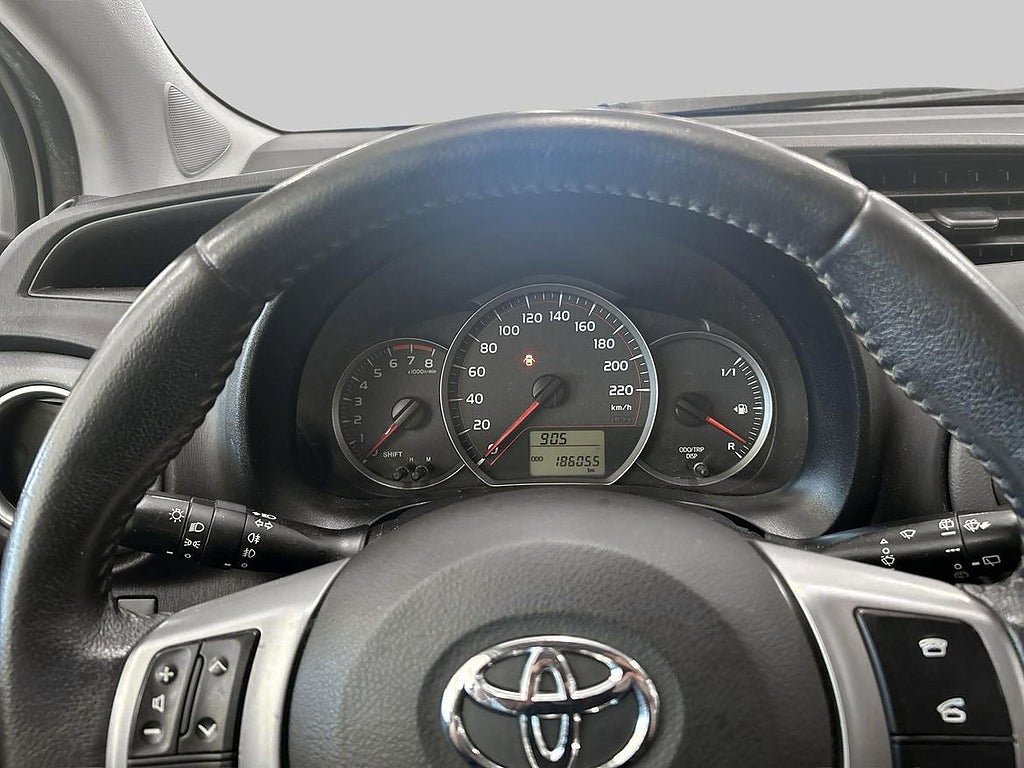 Vehicle Image 14