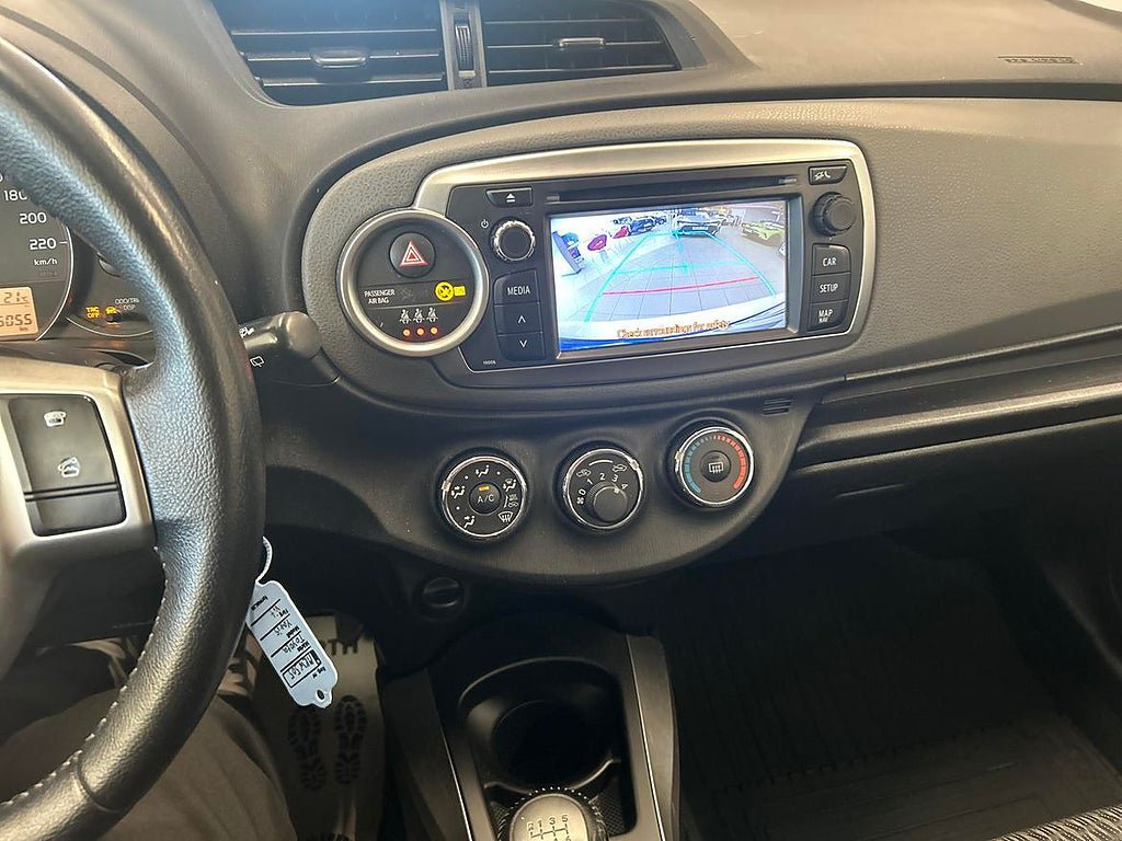 Vehicle Image 16