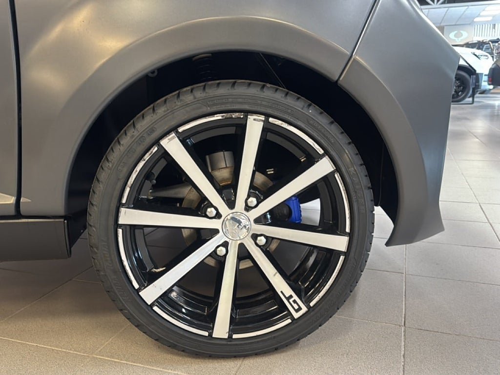 Vehicle Image 15