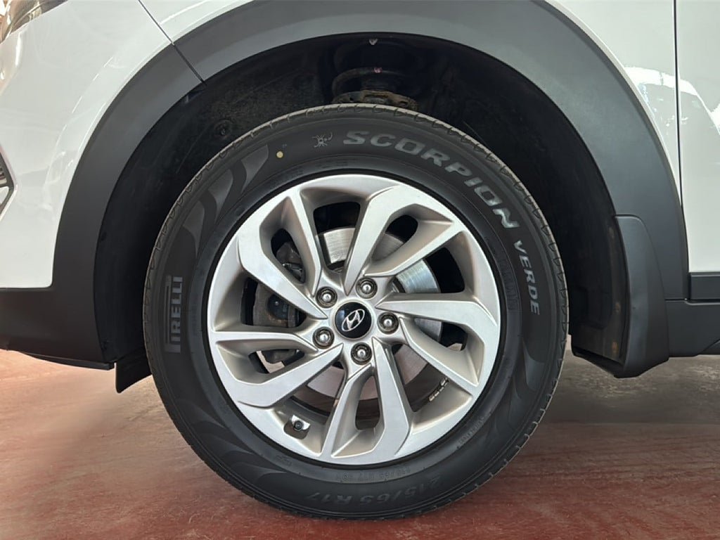 Vehicle Image 17