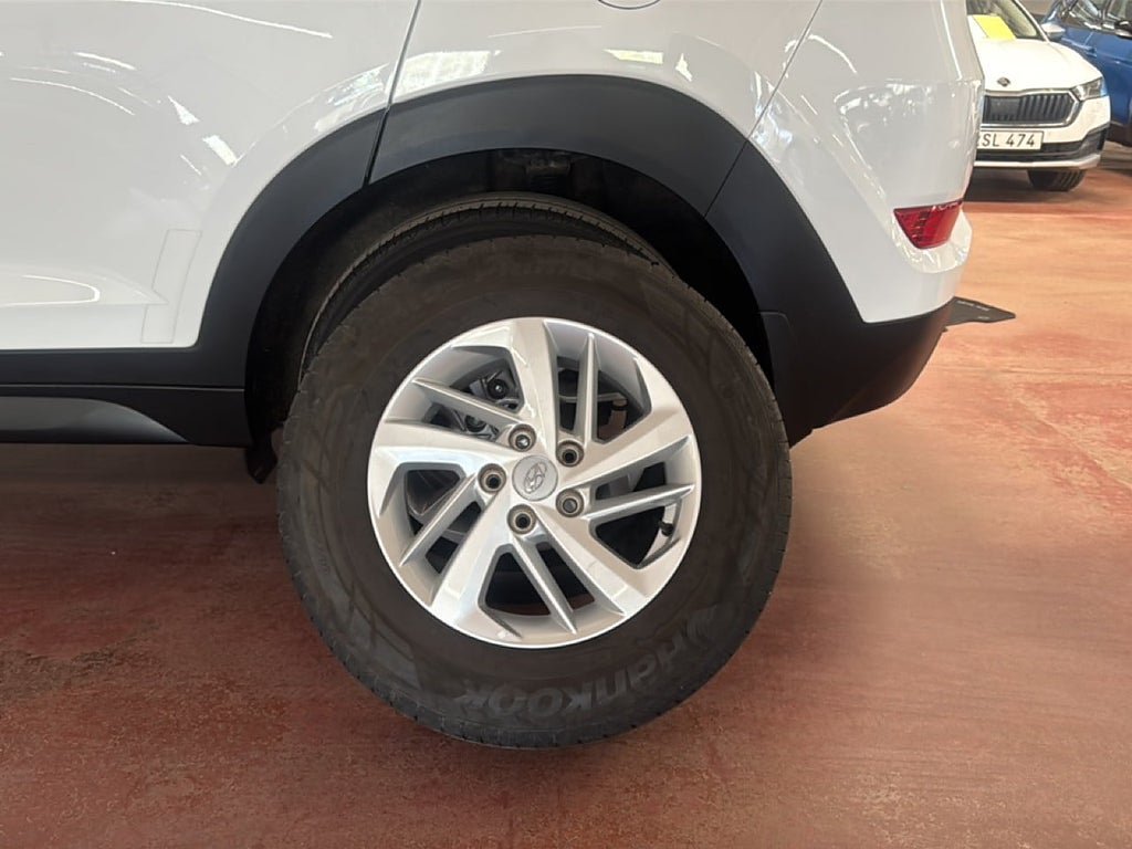 Vehicle Image 19