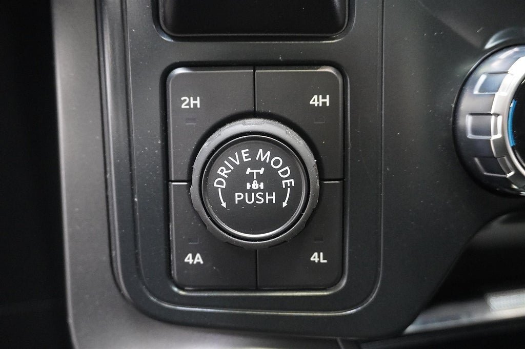 Vehicle Image 27