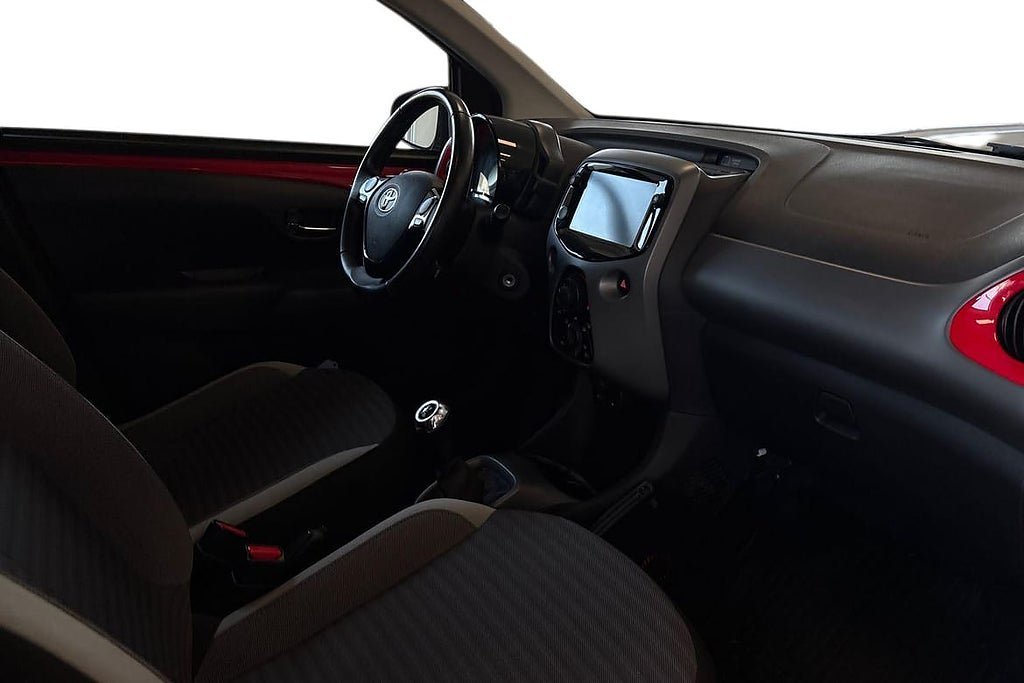 Vehicle Image 7