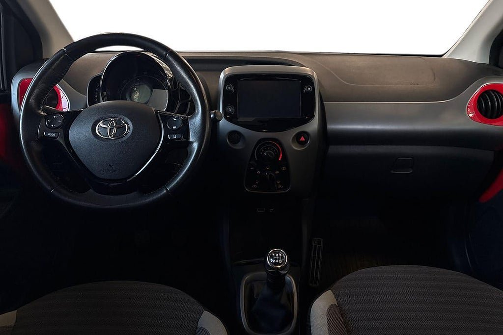 Vehicle Image 10