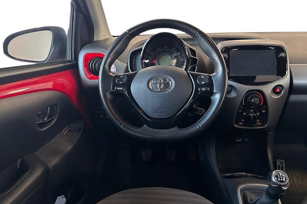 Vehicle Image 11